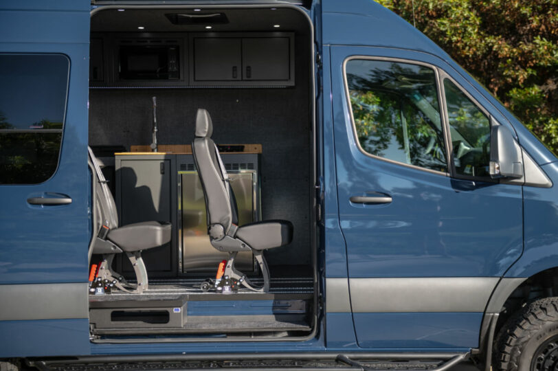 10 Compass Vans Pacific Exterior Sliding Door Moveable Seats
