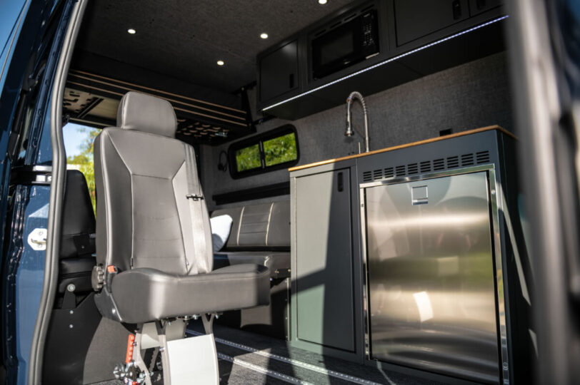 7 Compass Vans Pacific Kitchen Moveable Seats